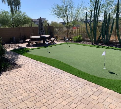 backyard-with-putting-green-and-paving-stones-landscaping-arizona