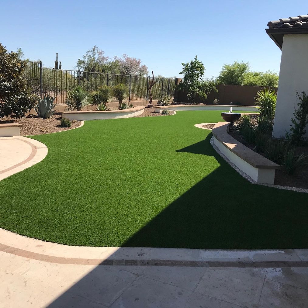 backyard-landscaping-patio-with-artificial-turf-arizona