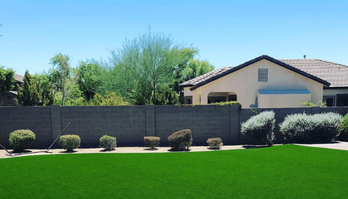 A green lawn of artificial turf in Phoenix, AZ 